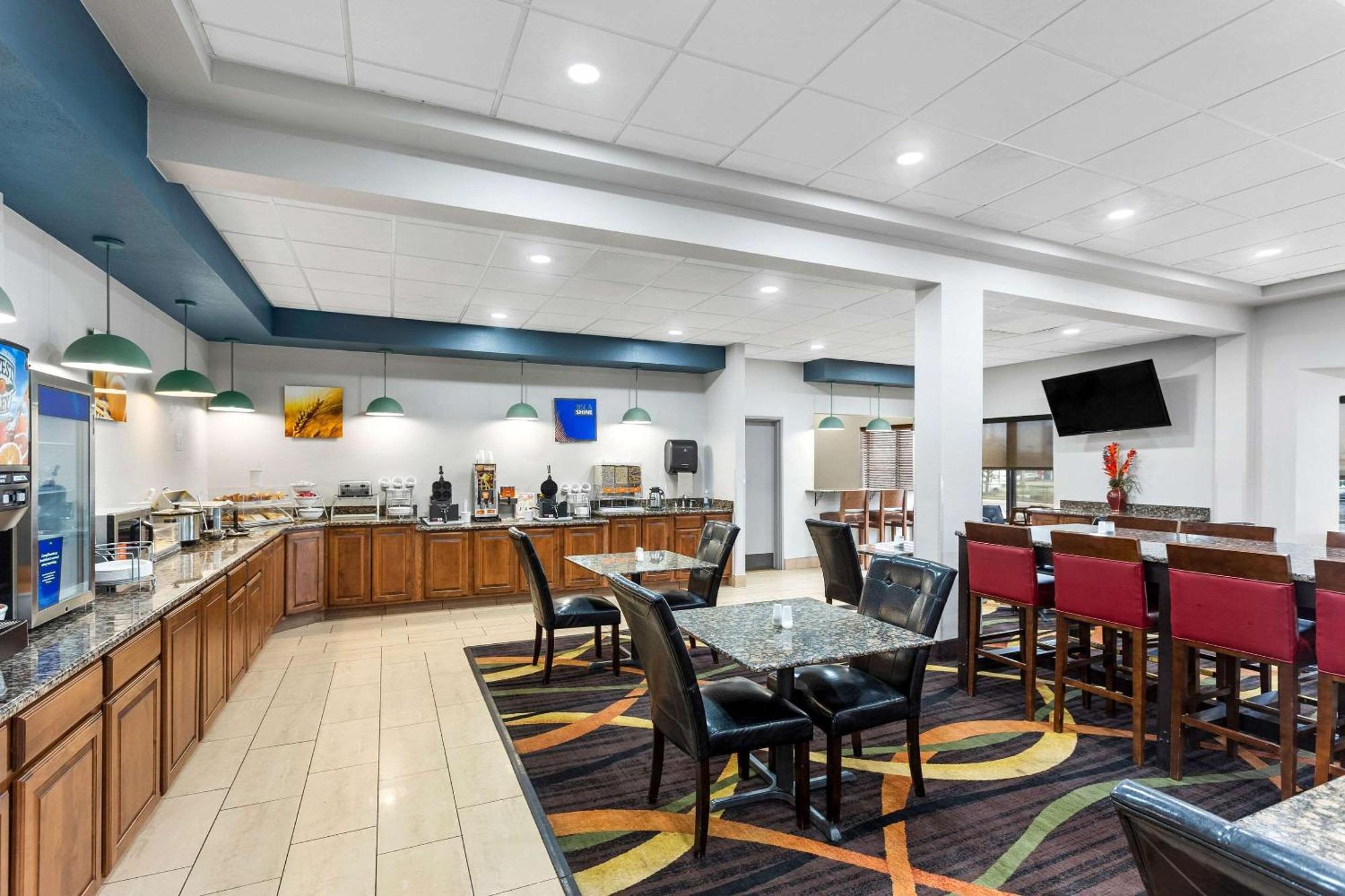 Comfort & Hotel Kenosha