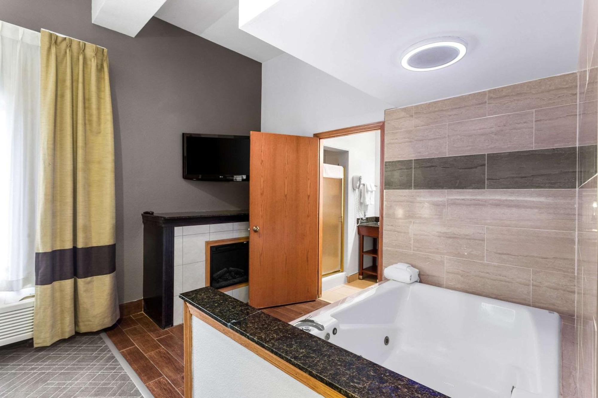 Comfort & Kenosha-pleasant Prairie Hotel 3*